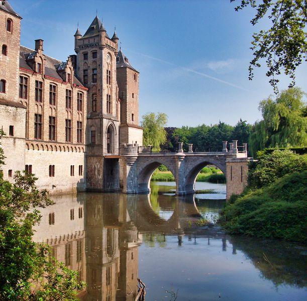 Kasteel Tillegem